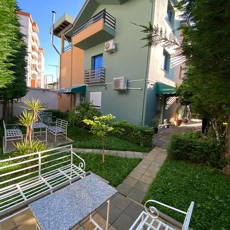 Vila Ajdinaj Berat Bagian luar foto