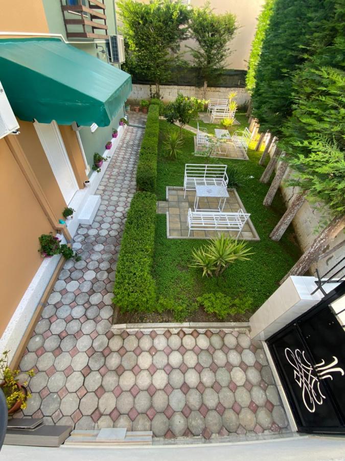 Vila Ajdinaj Berat Bagian luar foto