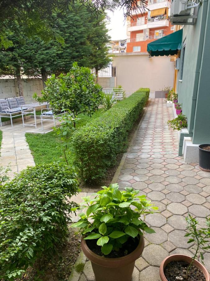 Vila Ajdinaj Berat Bagian luar foto