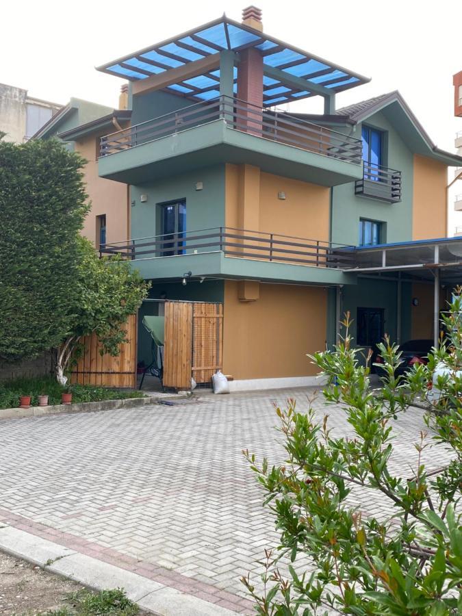 Vila Ajdinaj Berat Bagian luar foto