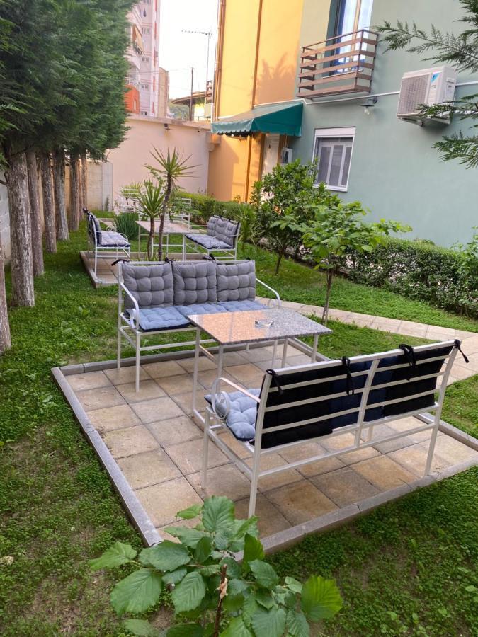 Vila Ajdinaj Berat Bagian luar foto