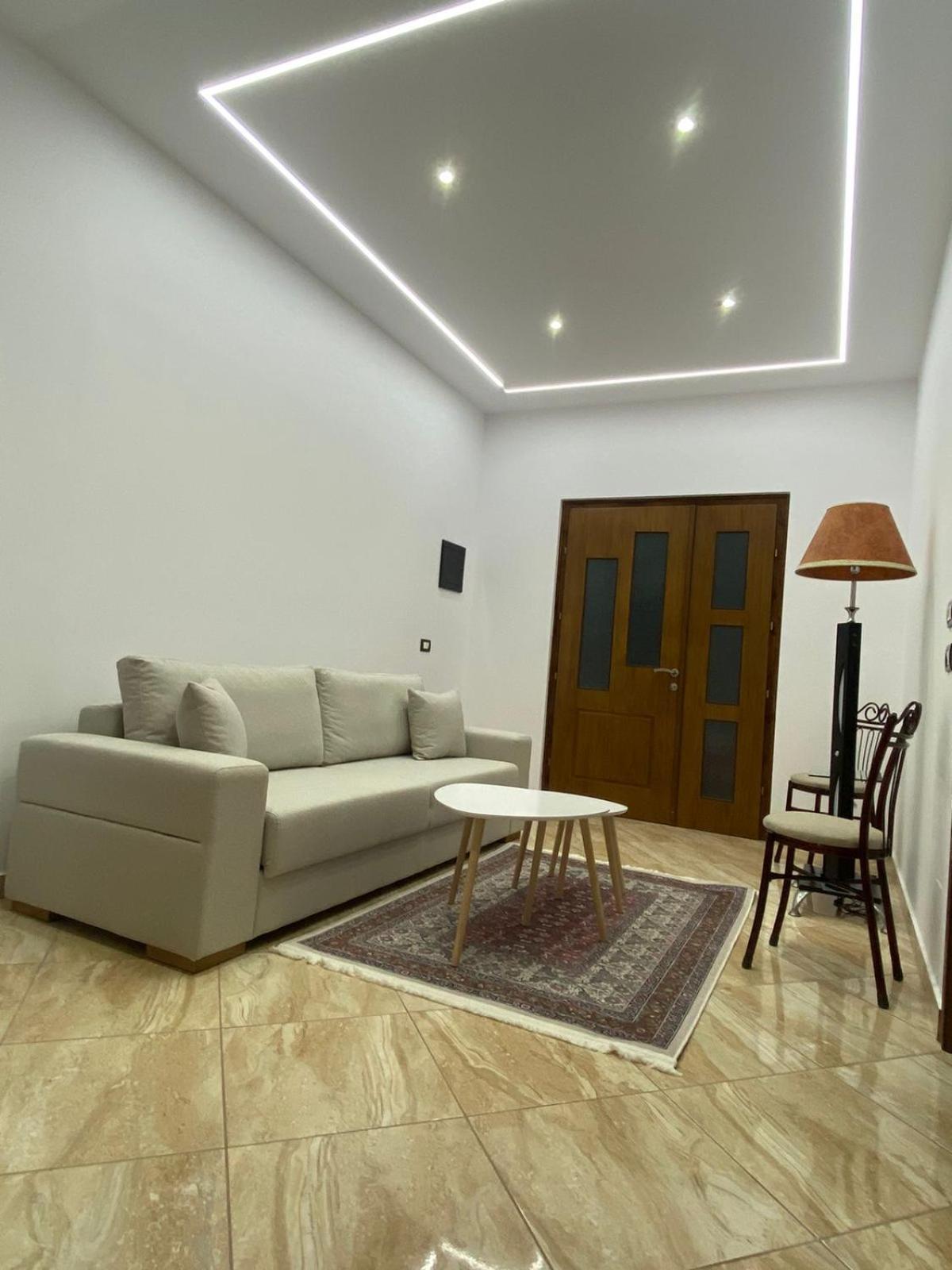 Vila Ajdinaj Berat Bagian luar foto