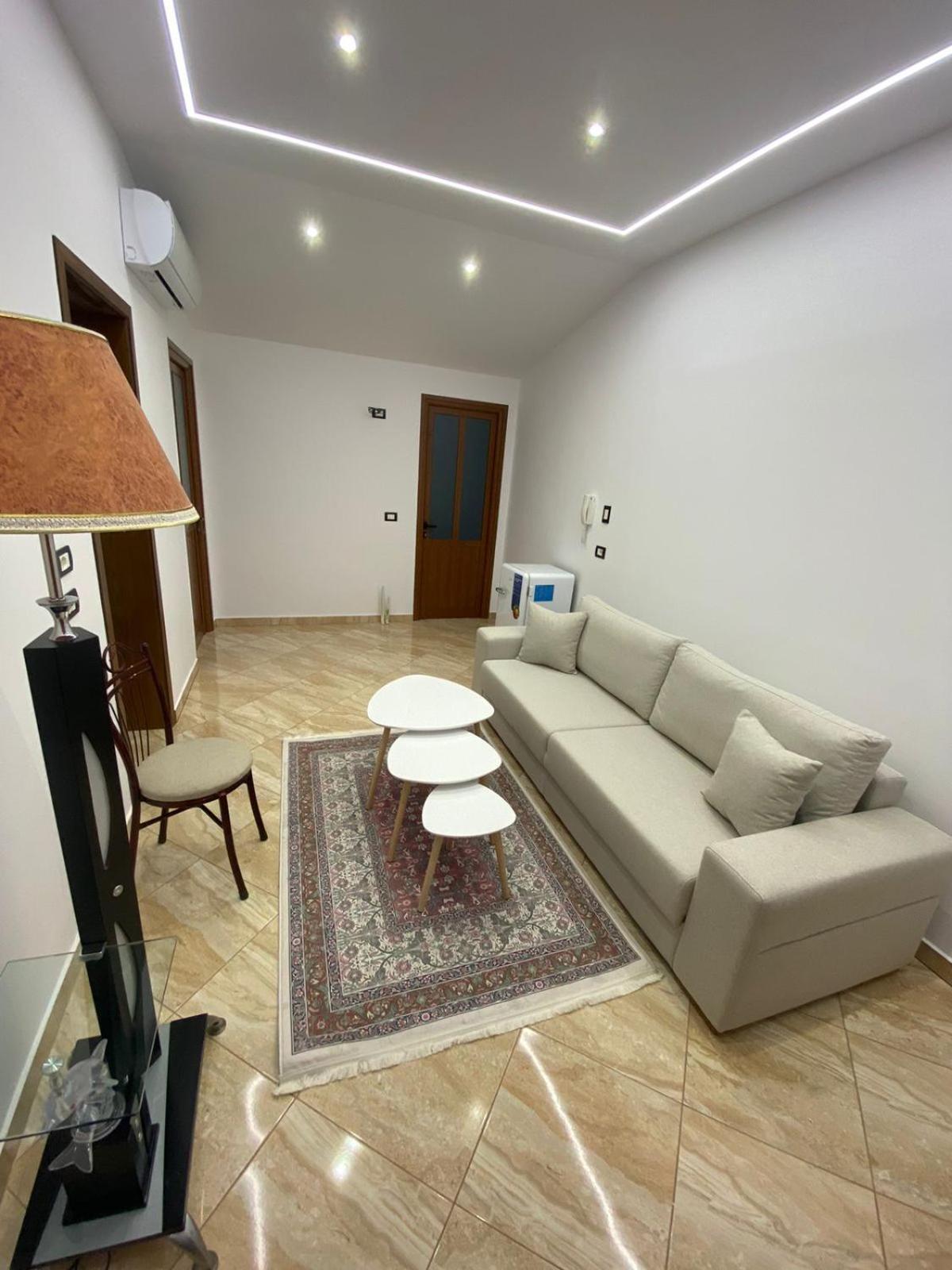 Vila Ajdinaj Berat Bagian luar foto