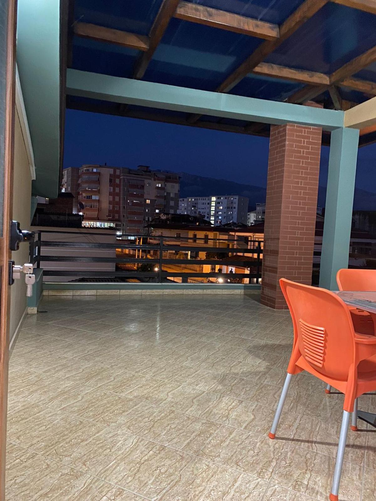 Vila Ajdinaj Berat Bagian luar foto